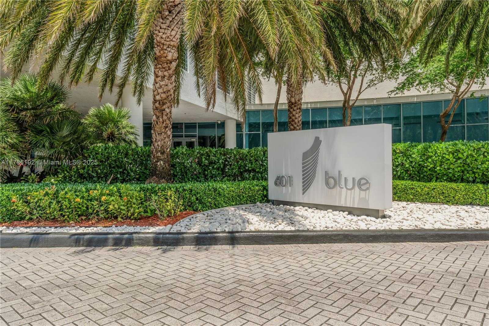 Small Image of 601 NORTH EAST 36 ST #803, Miami Number 43