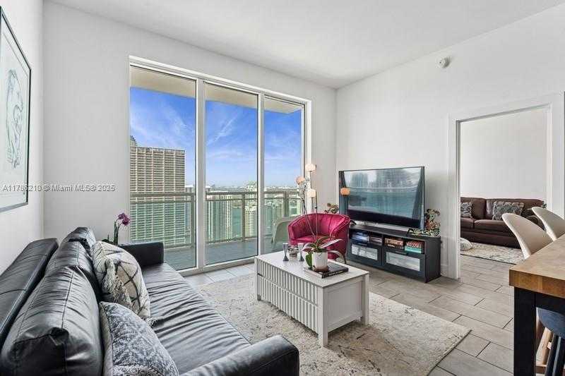 Small Image of 950 BRICKELL BAY DR #4606, Miami Number 4