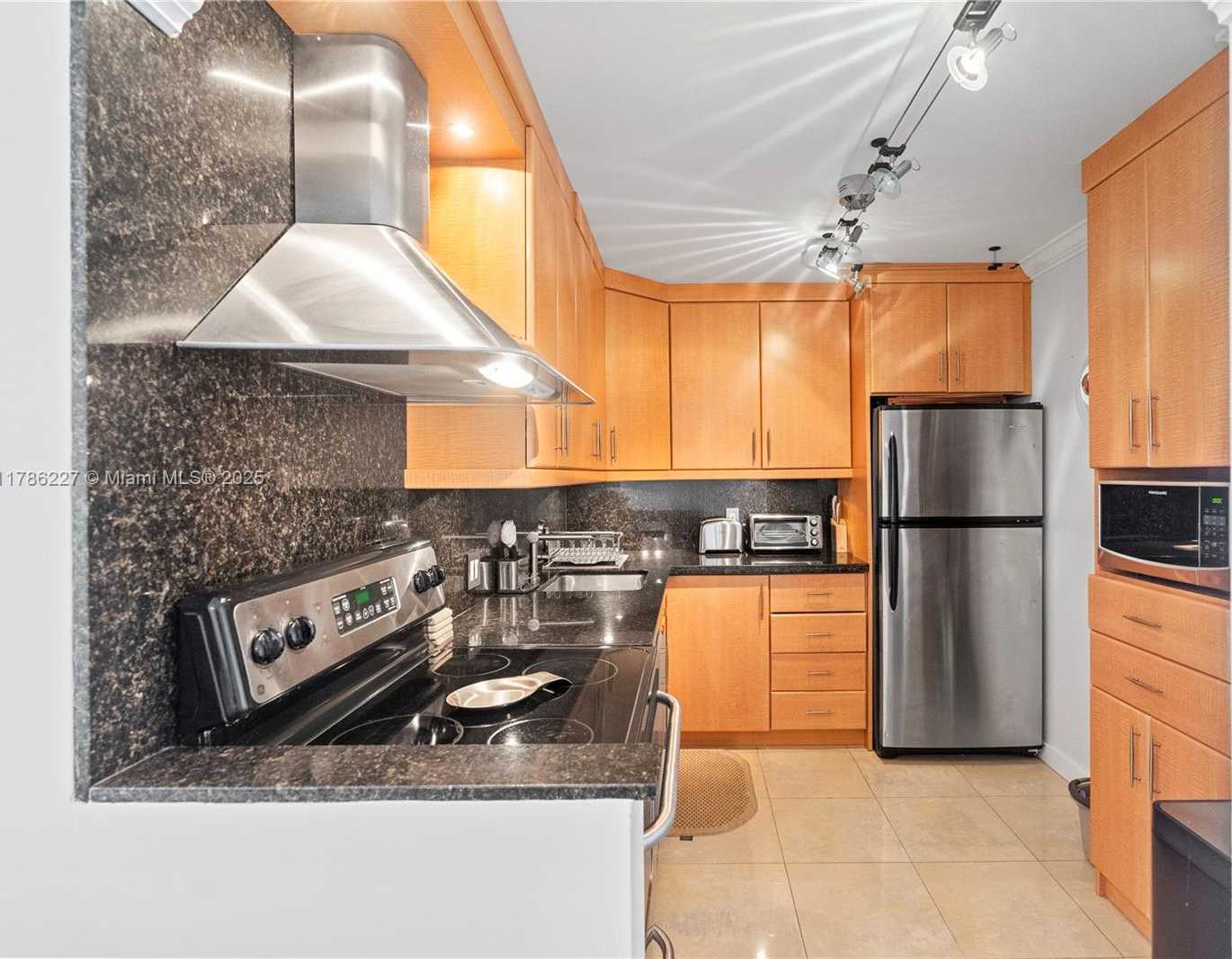 Small Image of 3625 NORTH COUNTRY CLUB DR #902, Aventura Number 10