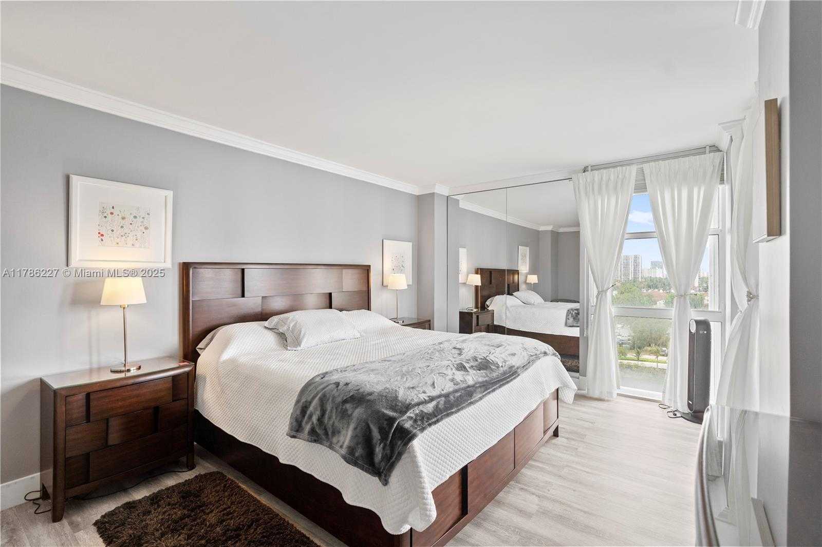 Small Image of 3625 NORTH COUNTRY CLUB DR #902, Aventura Number 13