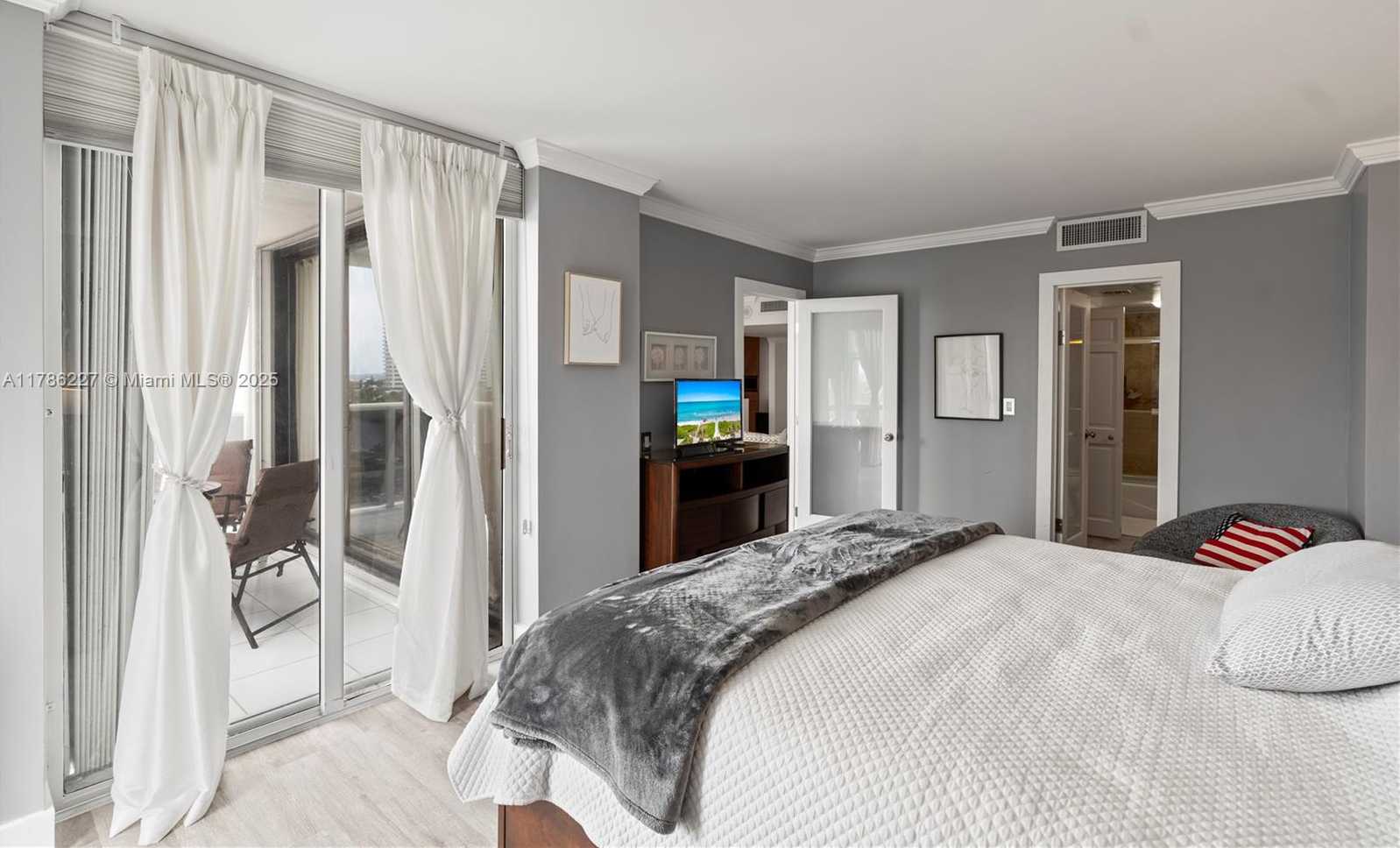 Small Image of 3625 NORTH COUNTRY CLUB DR #902, Aventura Number 14