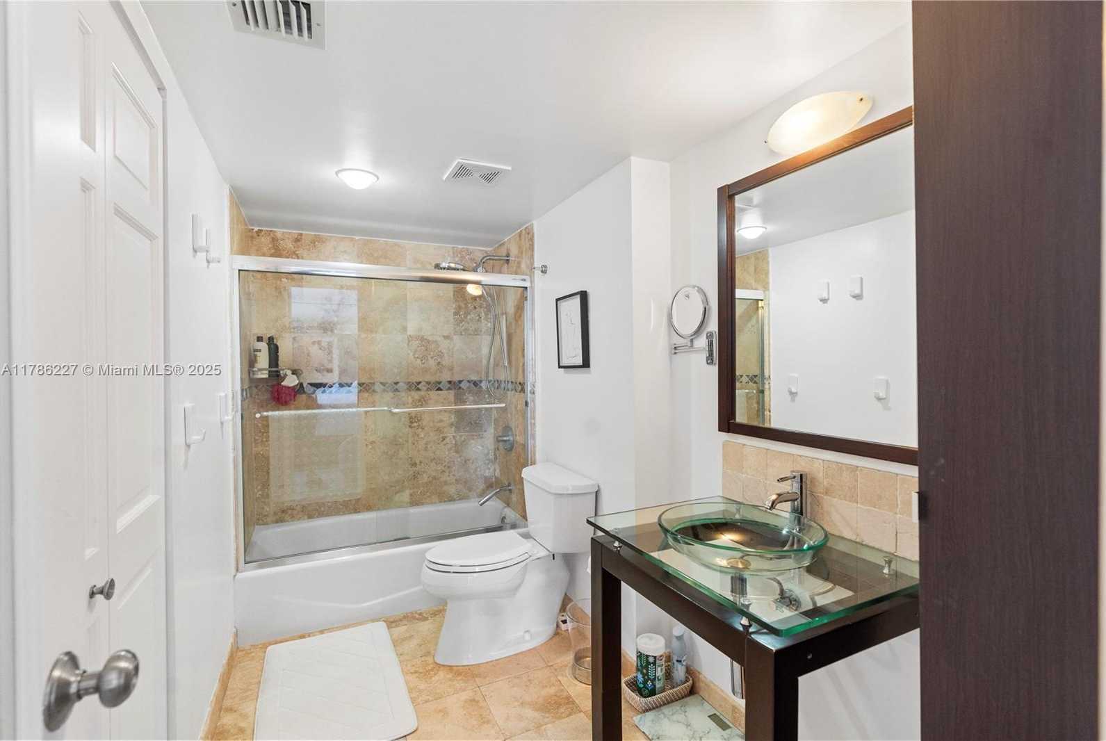 Small Image of 3625 NORTH COUNTRY CLUB DR #902, Aventura Number 18