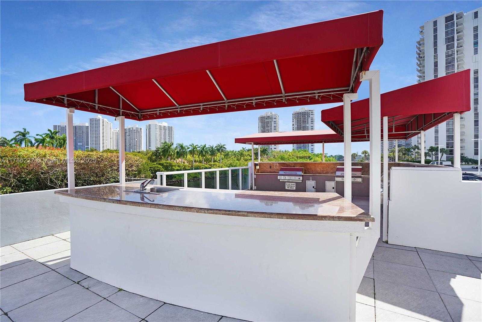 Small Image of 3625 NORTH COUNTRY CLUB DR #902, Aventura Number 27