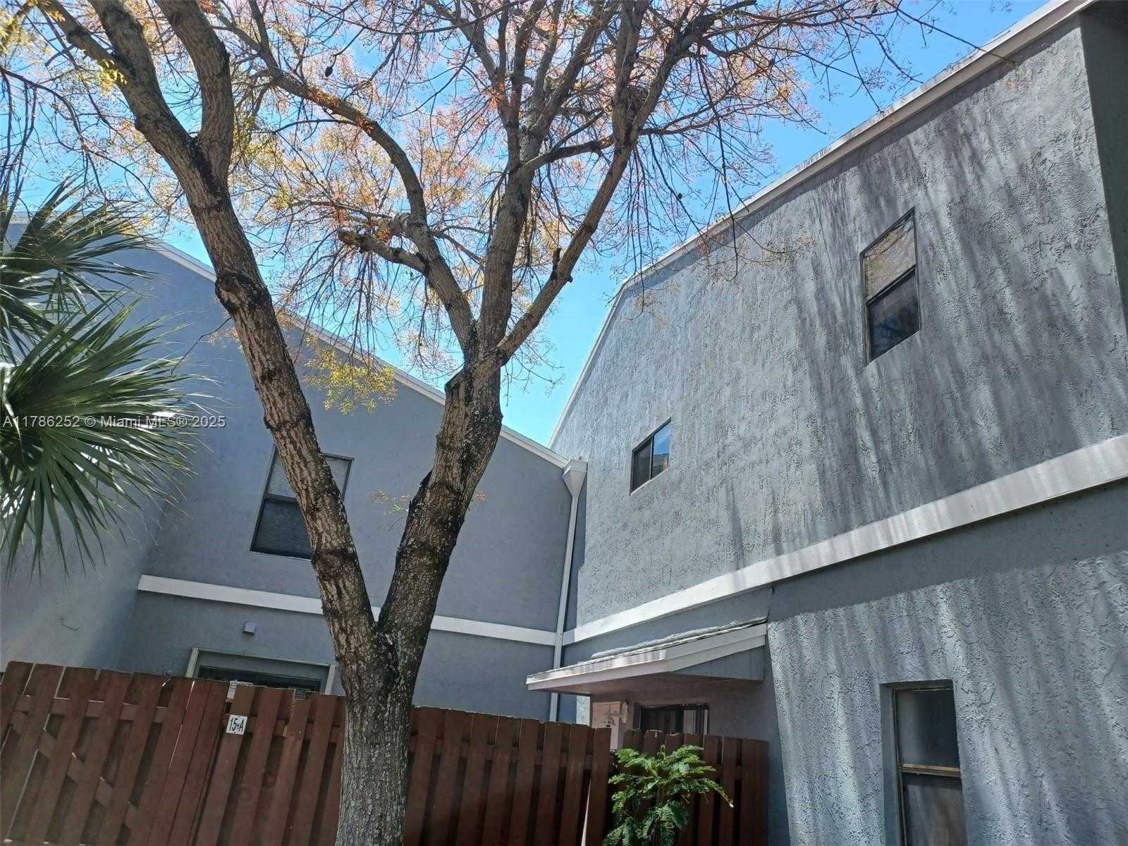 Small Image of 15 CROSSINGS CIR #A, Boynton Beach Number 2