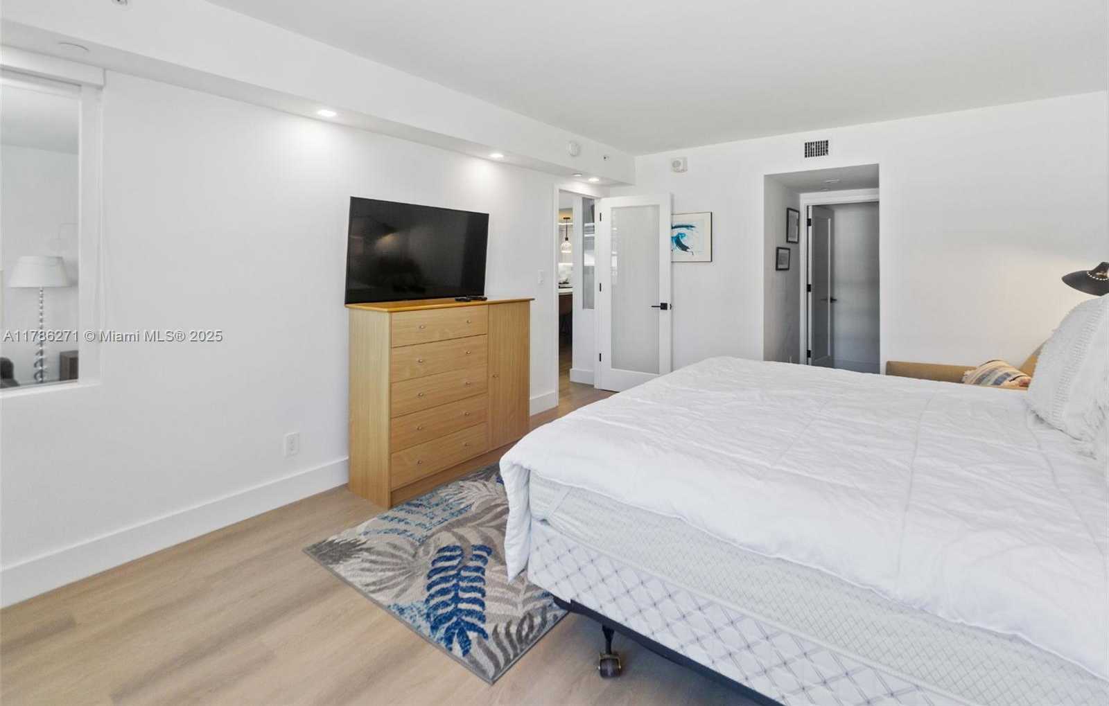 Small Image of 100 LINCOLN RD #908, Miami Beach Number 14