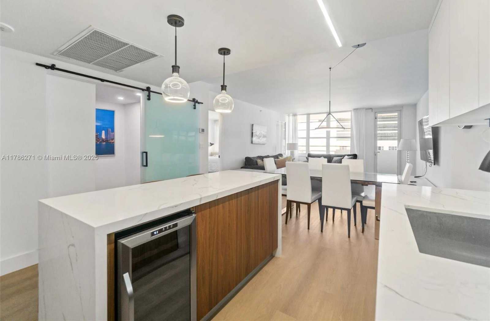 Small Image of 100 LINCOLN RD #908, Miami Beach Number 2