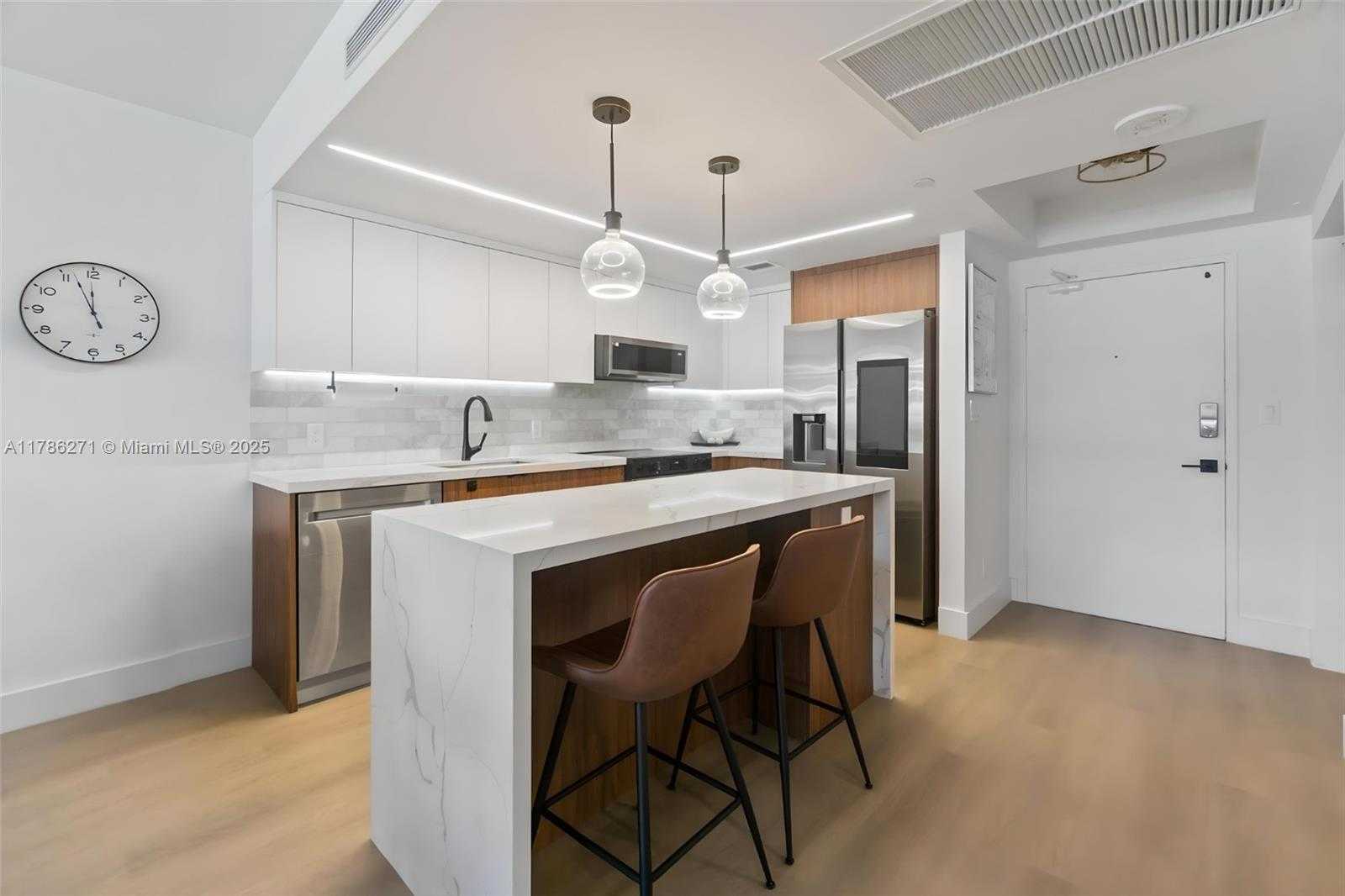 Small Image of 100 LINCOLN RD #908, Miami Beach Number 3