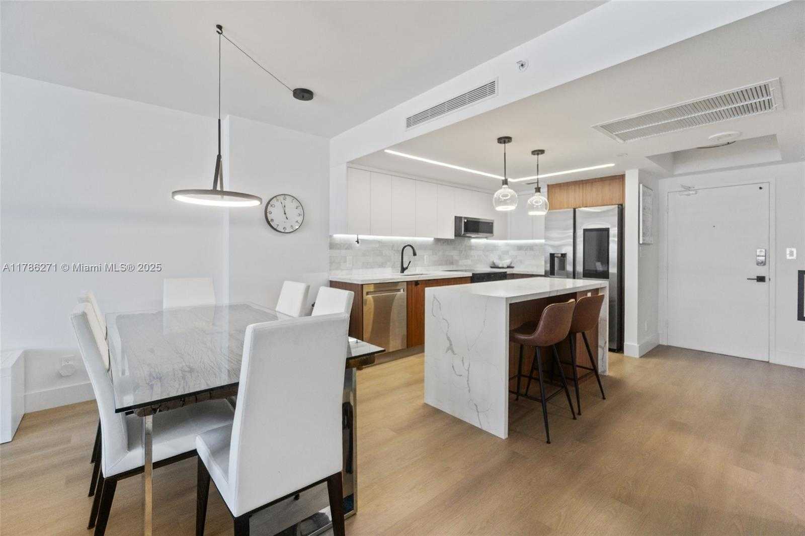 Small Image of 100 LINCOLN RD #908, Miami Beach Number 4
