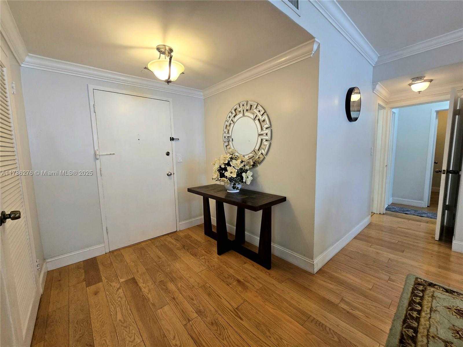 Small Image of 5825 COLLINS AVE #2D, Miami Beach Number 2