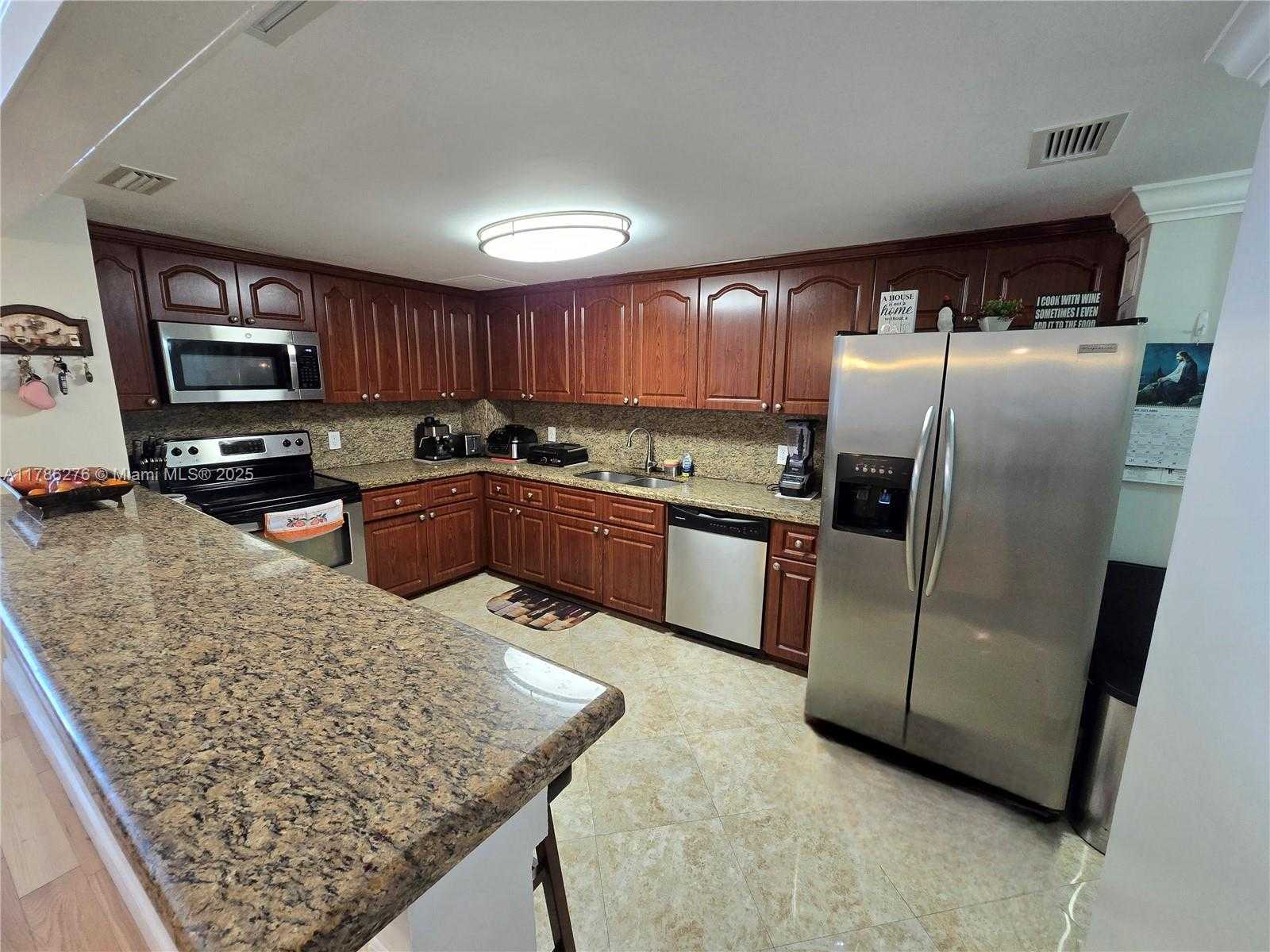 Small Image of 5825 COLLINS AVE #2D, Miami Beach Number 23