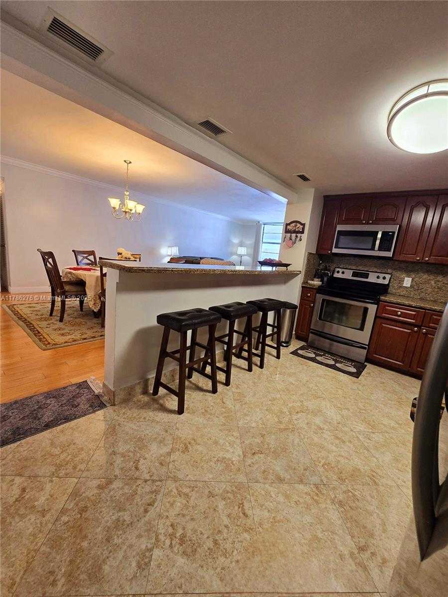 Small Image of 5825 COLLINS AVE #2D, Miami Beach Number 25