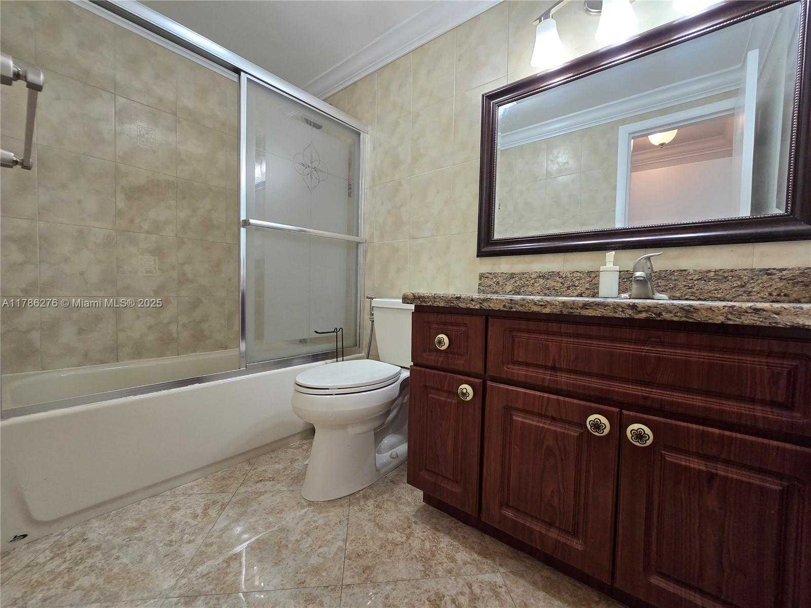 Small Image of 5825 COLLINS AVE #2D, Miami Beach Number 26
