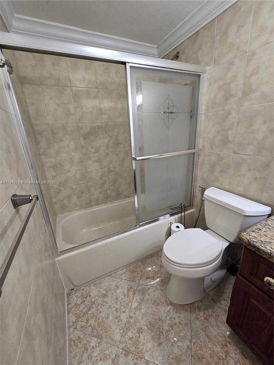 Small Image of 5825 COLLINS AVE #2D, Miami Beach Number 27