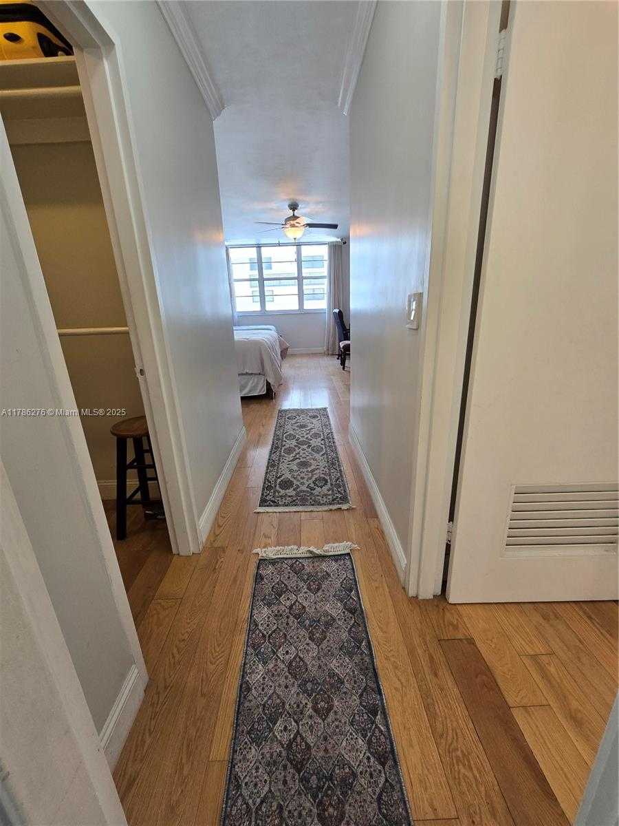 Small Image of 5825 COLLINS AVE #2D, Miami Beach Number 30