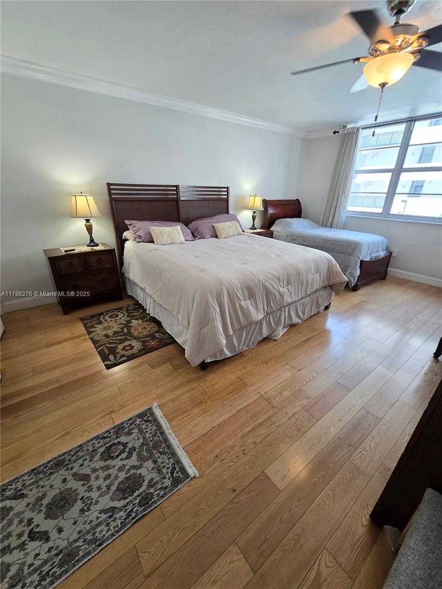Small Image of 5825 COLLINS AVE #2D, Miami Beach Number 31