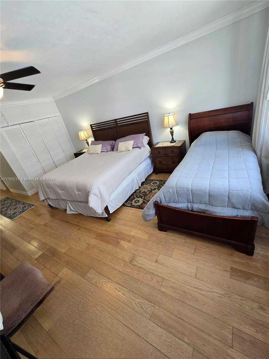 Small Image of 5825 COLLINS AVE #2D, Miami Beach Number 35