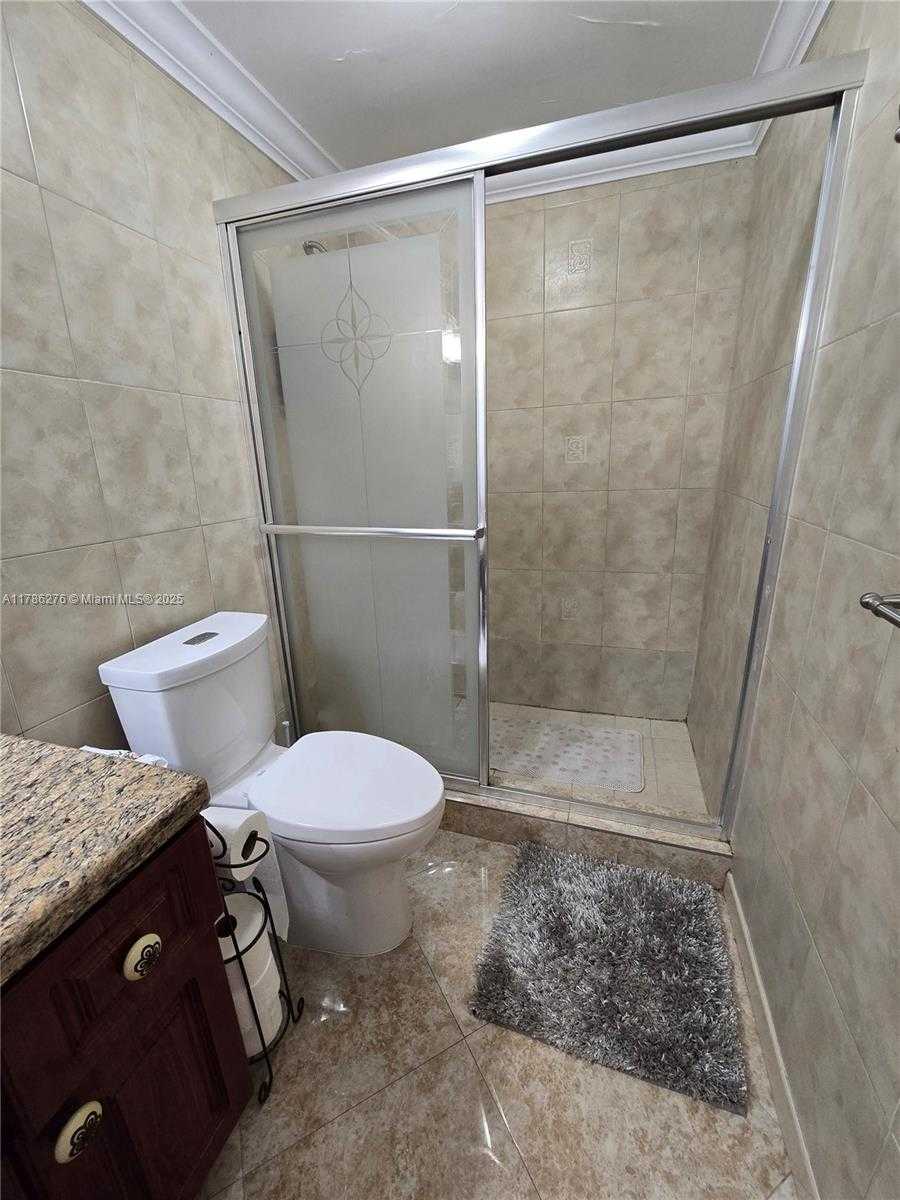 Small Image of 5825 COLLINS AVE #2D, Miami Beach Number 38