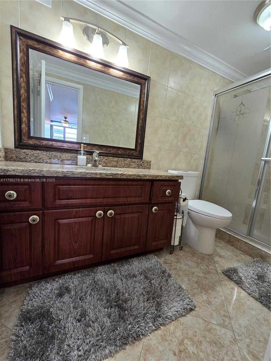 Small Image of 5825 COLLINS AVE #2D, Miami Beach Number 40