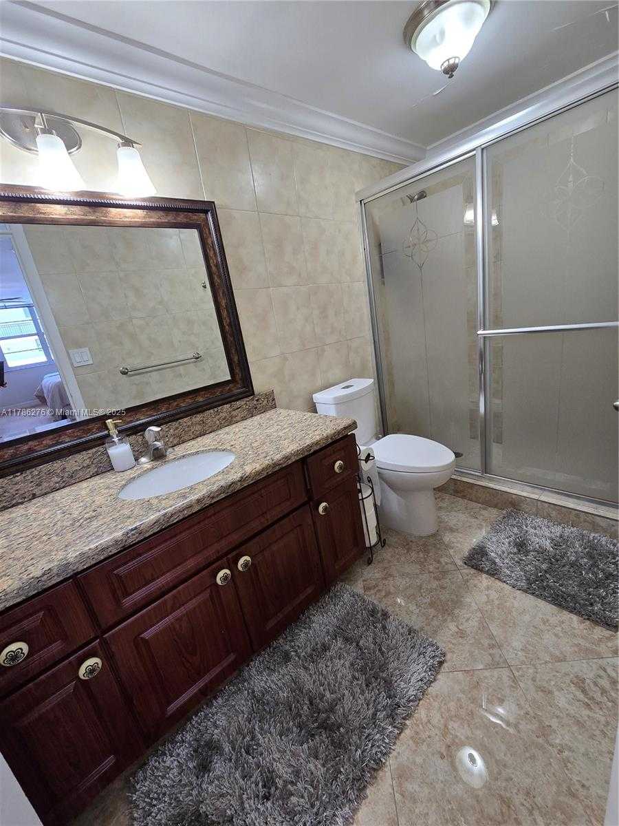 Small Image of 5825 COLLINS AVE #2D, Miami Beach Number 43
