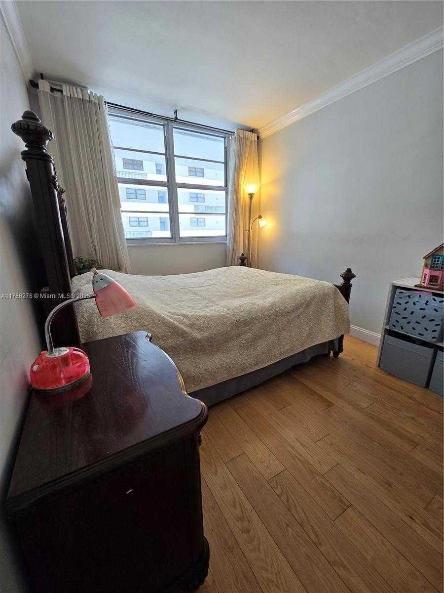 Small Image of 5825 COLLINS AVE #2D, Miami Beach Number 46