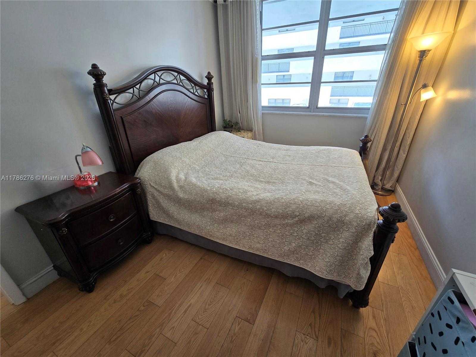 Small Image of 5825 COLLINS AVE #2D, Miami Beach Number 47
