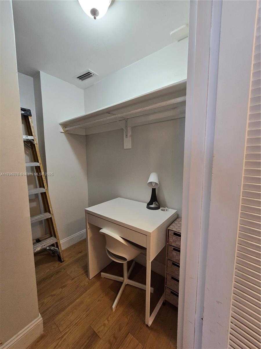 Small Image of 5825 COLLINS AVE #2D, Miami Beach Number 49