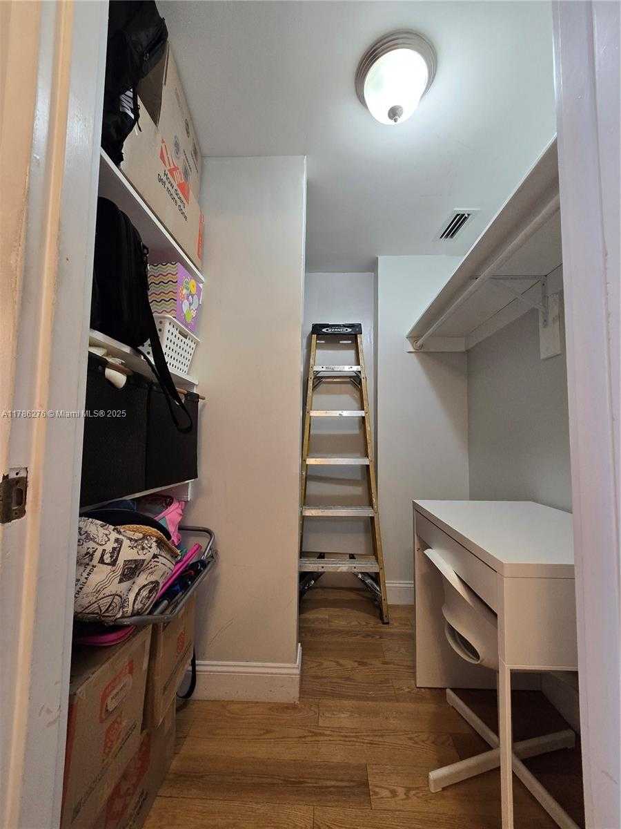 Small Image of 5825 COLLINS AVE #2D, Miami Beach Number 50