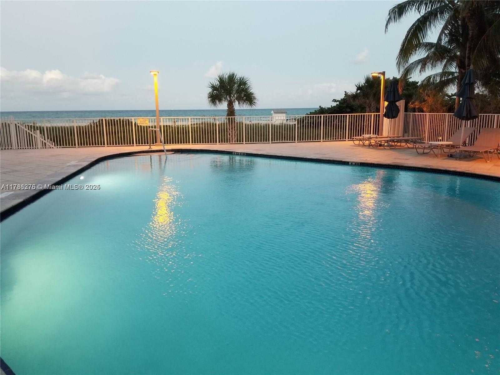 Small Image of 5825 COLLINS AVE #2D, Miami Beach Number 59