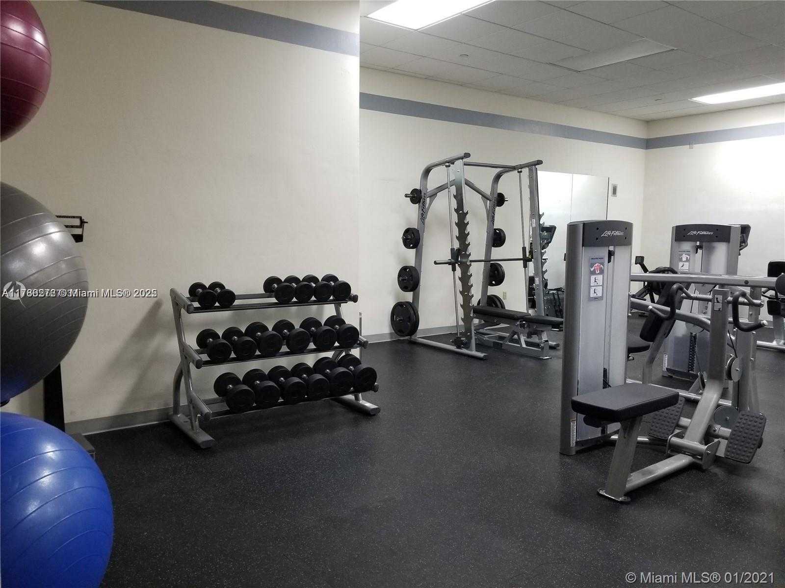 Small Image of 5825 COLLINS AVE #2D, Miami Beach Number 62