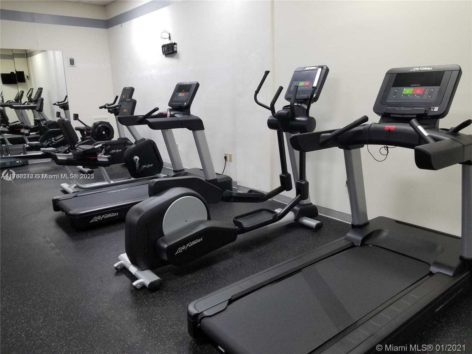 Small Image of 5825 COLLINS AVE #2D, Miami Beach Number 64