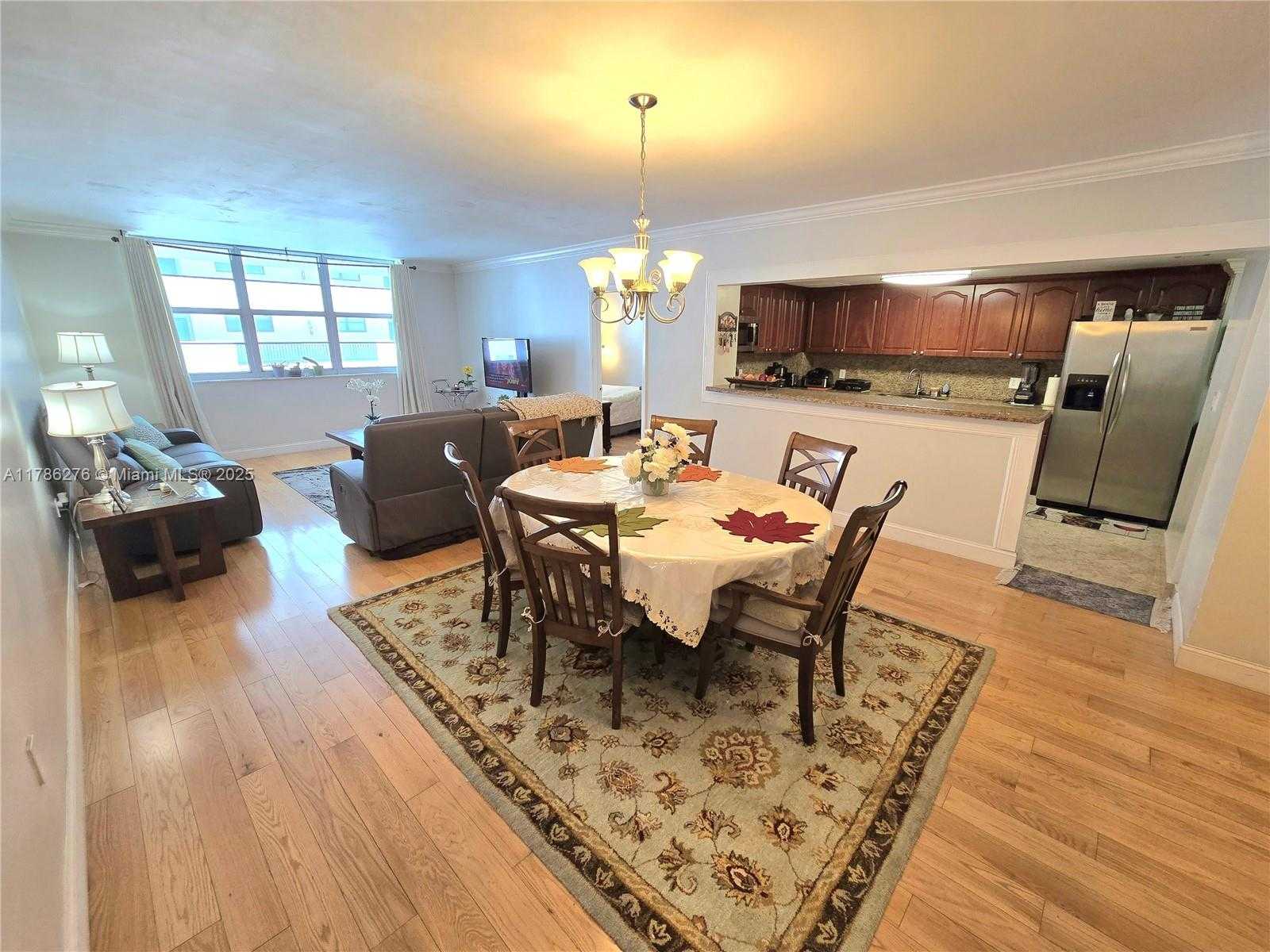 Small Image of 5825 COLLINS AVE #2D, Miami Beach Number 7