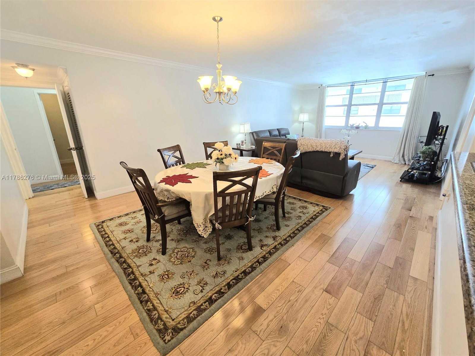 Small Image of 5825 COLLINS AVE #2D, Miami Beach Number 8
