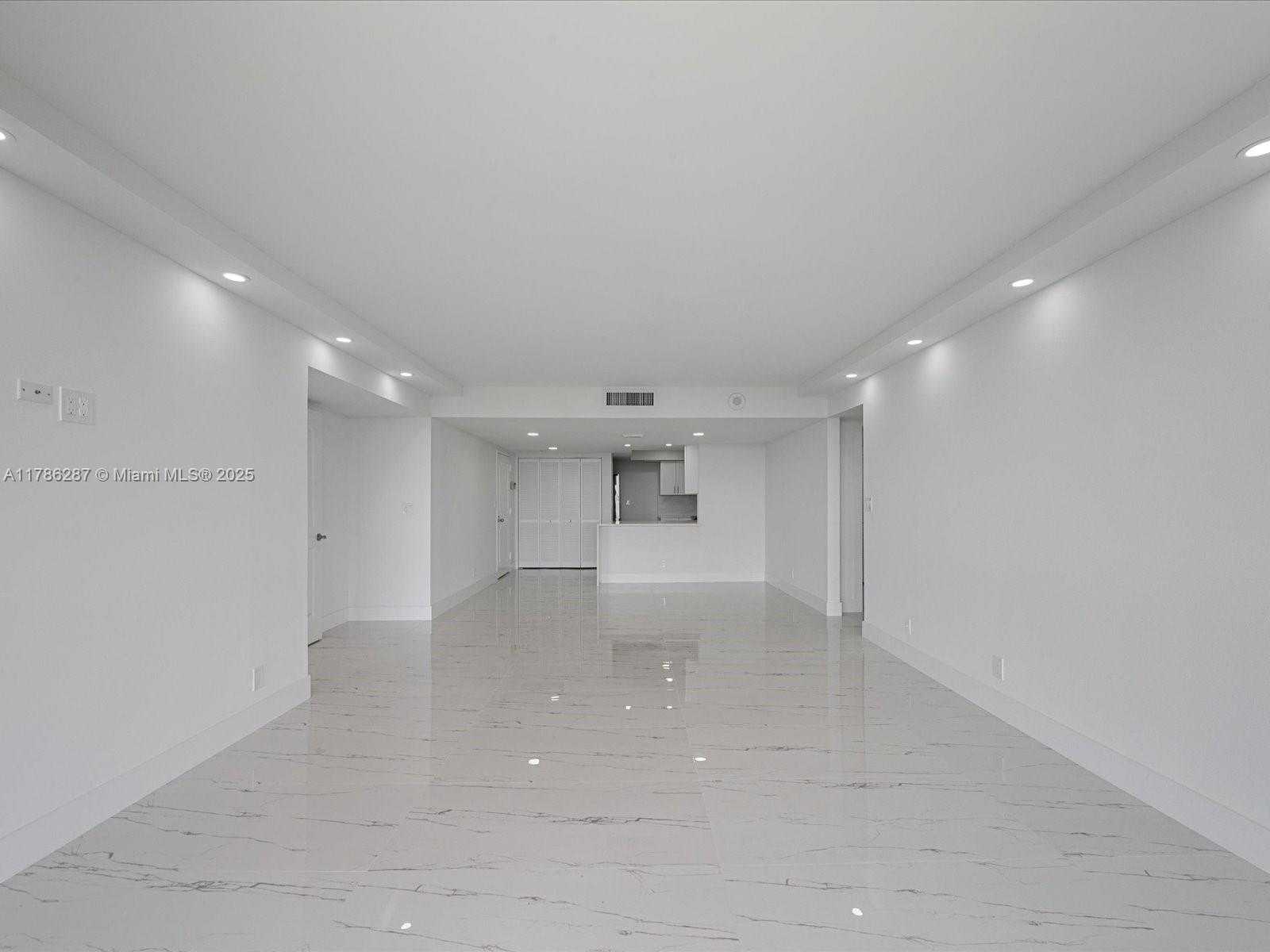 Small Image of 2000 PRESIDENTIAL WAY #901, West Palm Beach Number 10