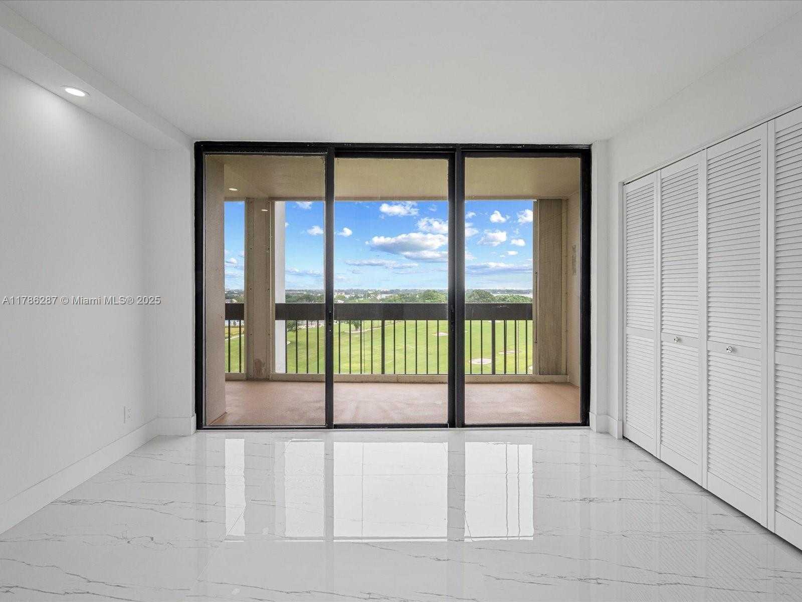 Small Image of 2000 PRESIDENTIAL WAY #901, West Palm Beach Number 15