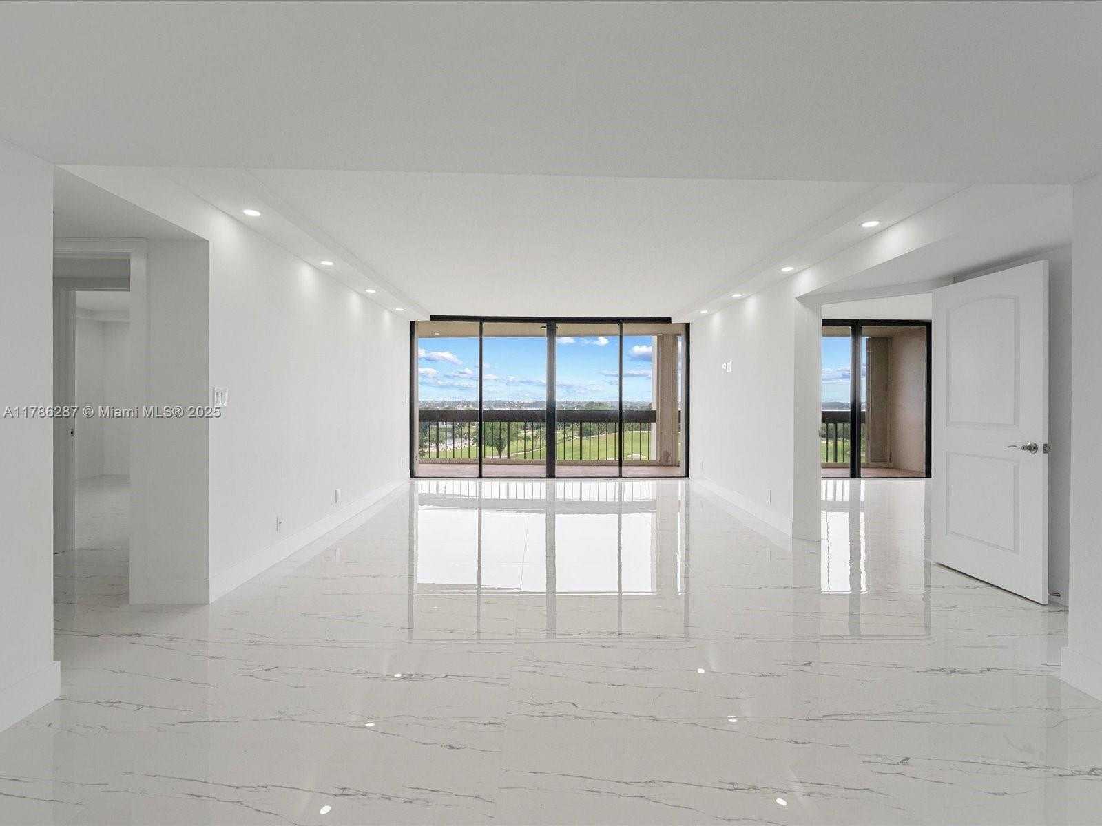 Small Image of 2000 PRESIDENTIAL WAY #901, West Palm Beach Number 16