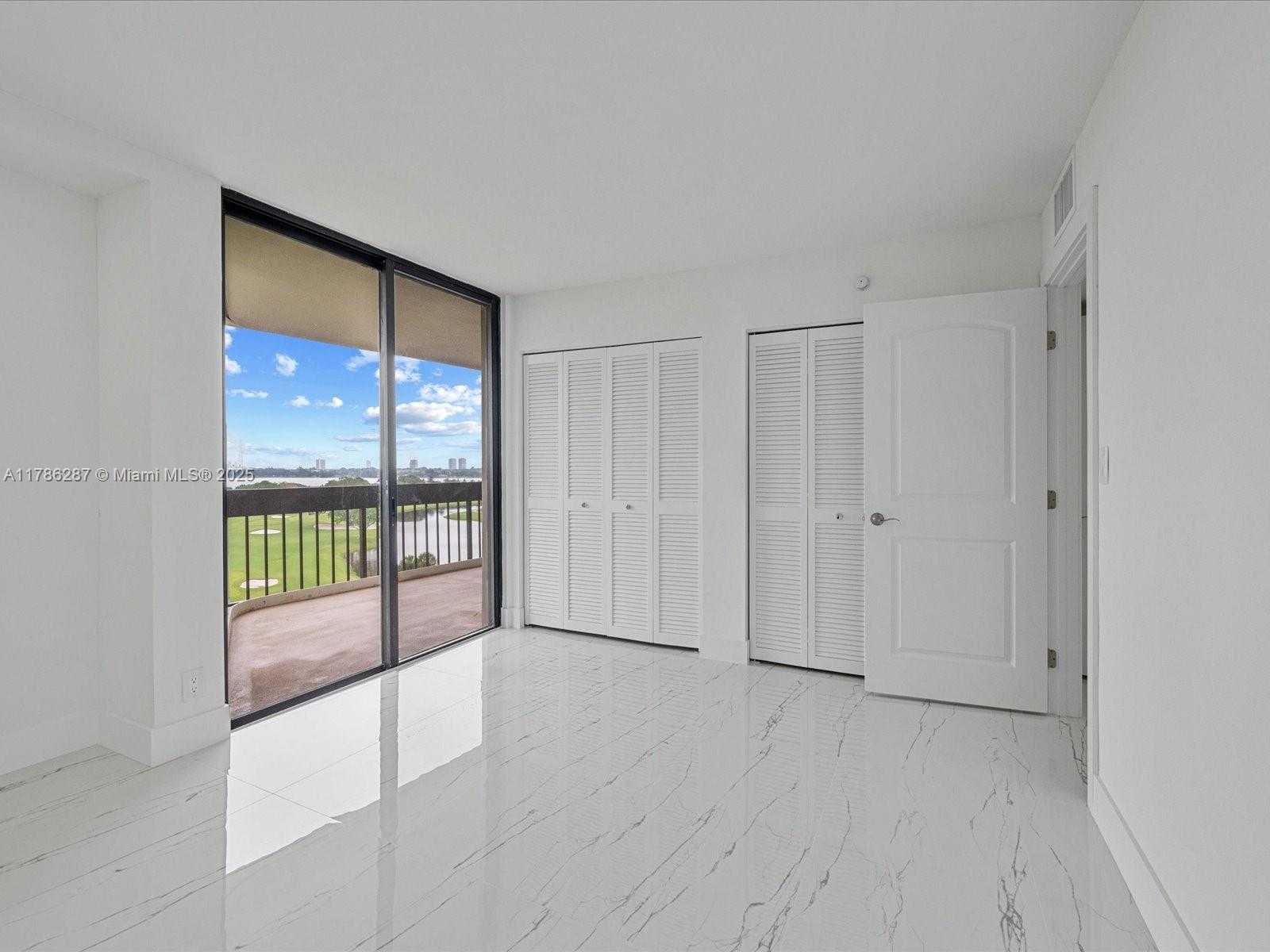 Small Image of 2000 PRESIDENTIAL WAY #901, West Palm Beach Number 19