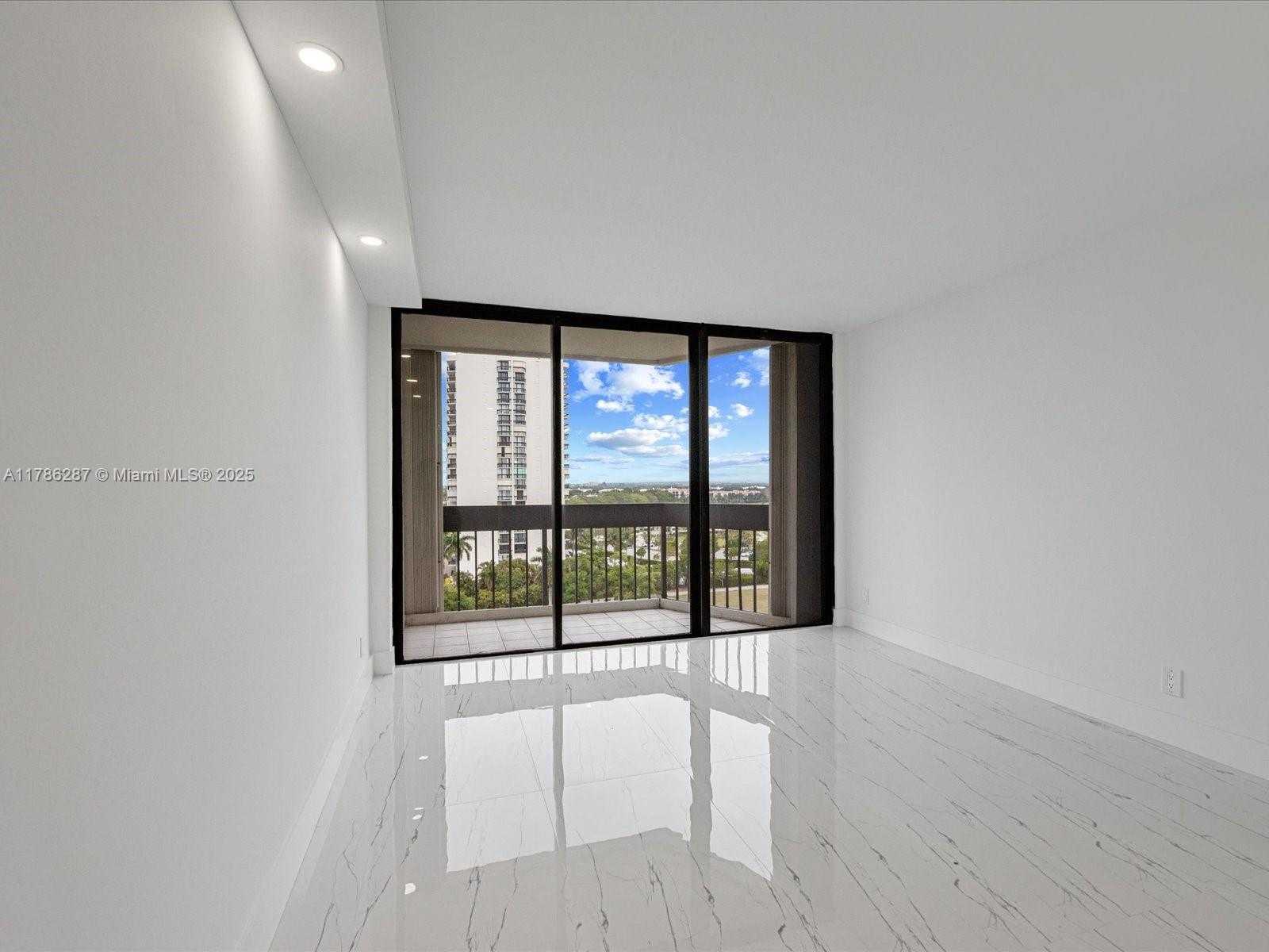 Small Image of 2000 PRESIDENTIAL WAY #901, West Palm Beach Number 21