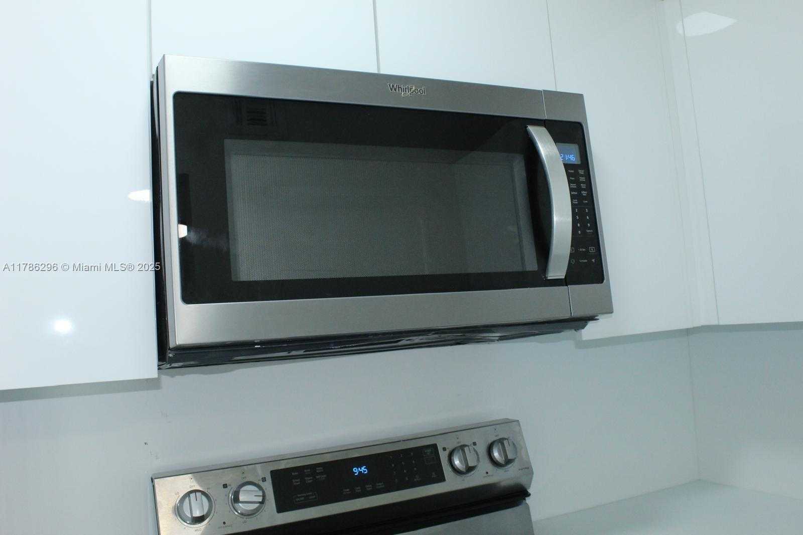 Small Image of 899 WEST AVE #7E, Miami Beach Number 13