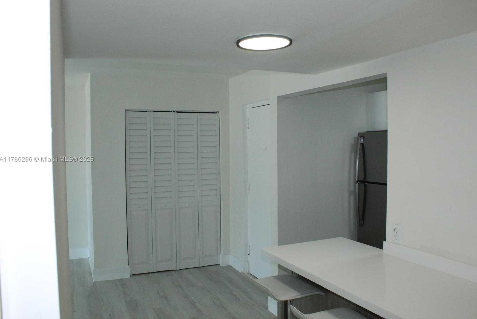 Small Image of 899 WEST AVE #7E, Miami Beach Number 22