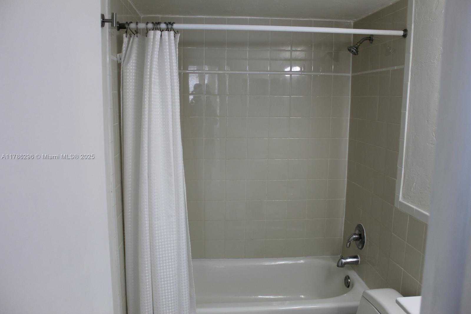 Small Image of 899 WEST AVE #7E, Miami Beach Number 28