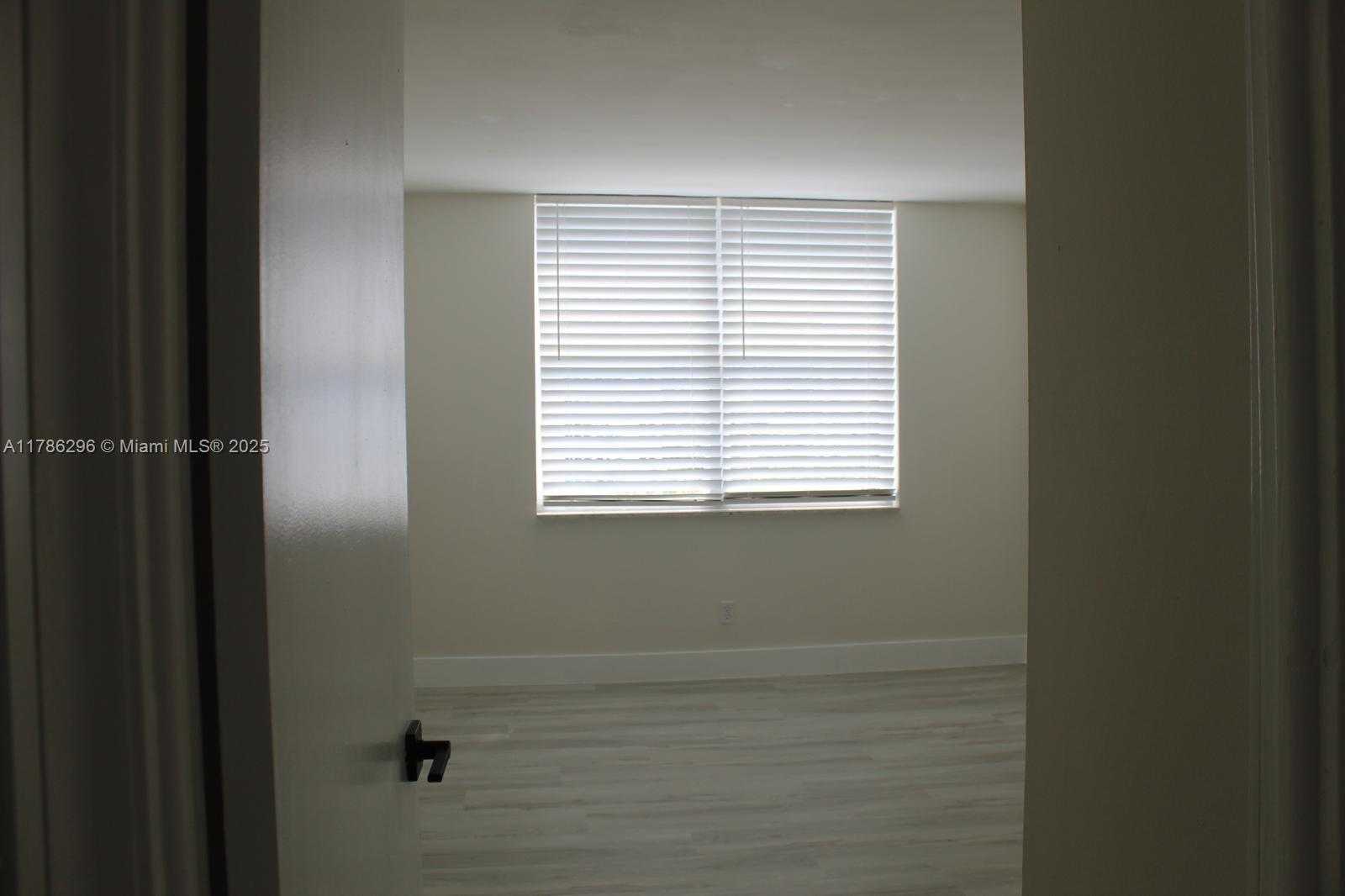 Small Image of 899 WEST AVE #7E, Miami Beach Number 32