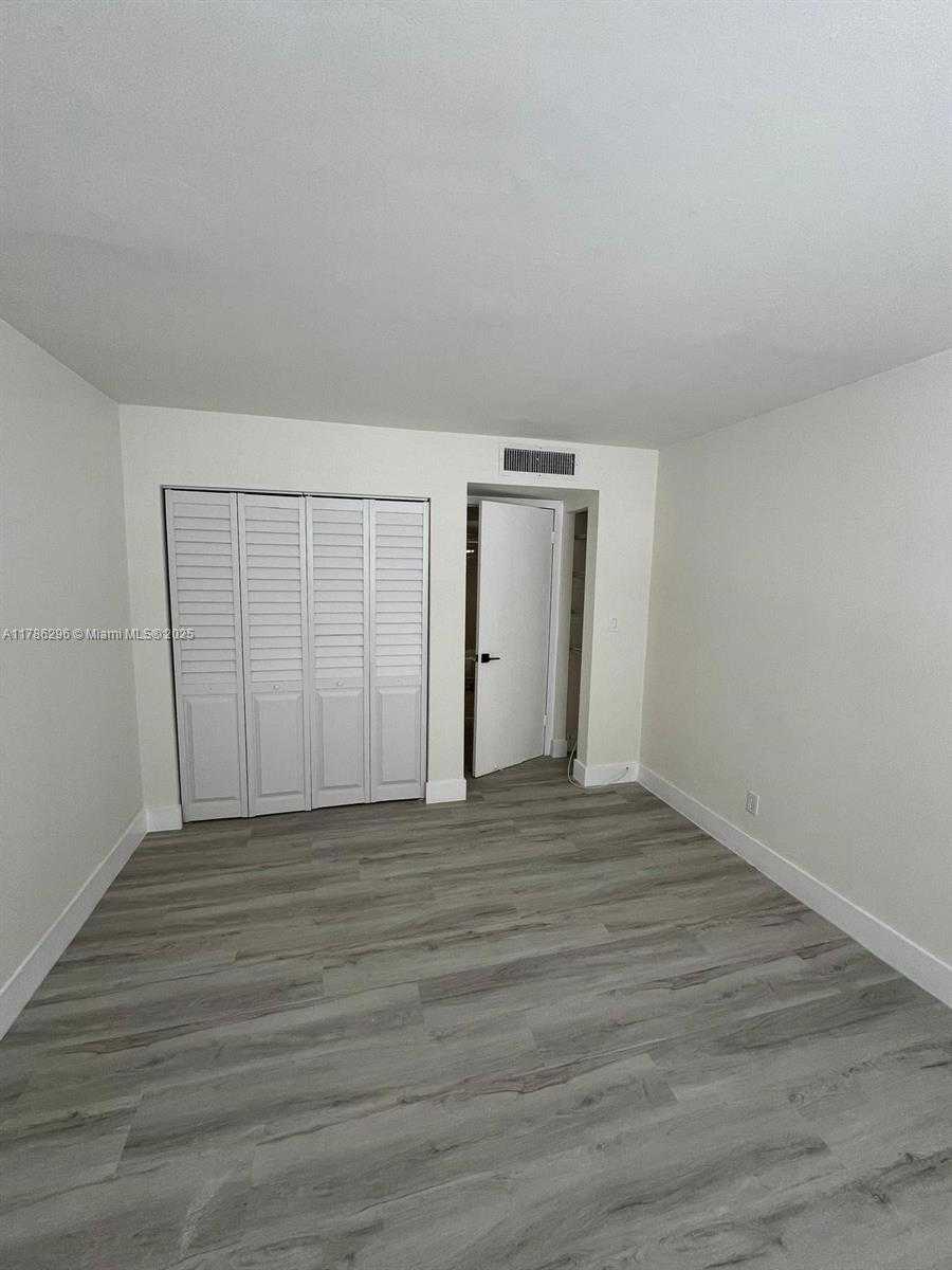 Small Image of 899 WEST AVE #7E, Miami Beach Number 34