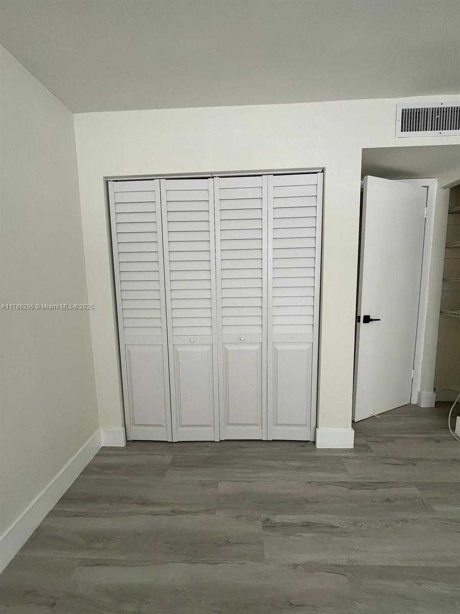 Small Image of 899 WEST AVE #7E, Miami Beach Number 35