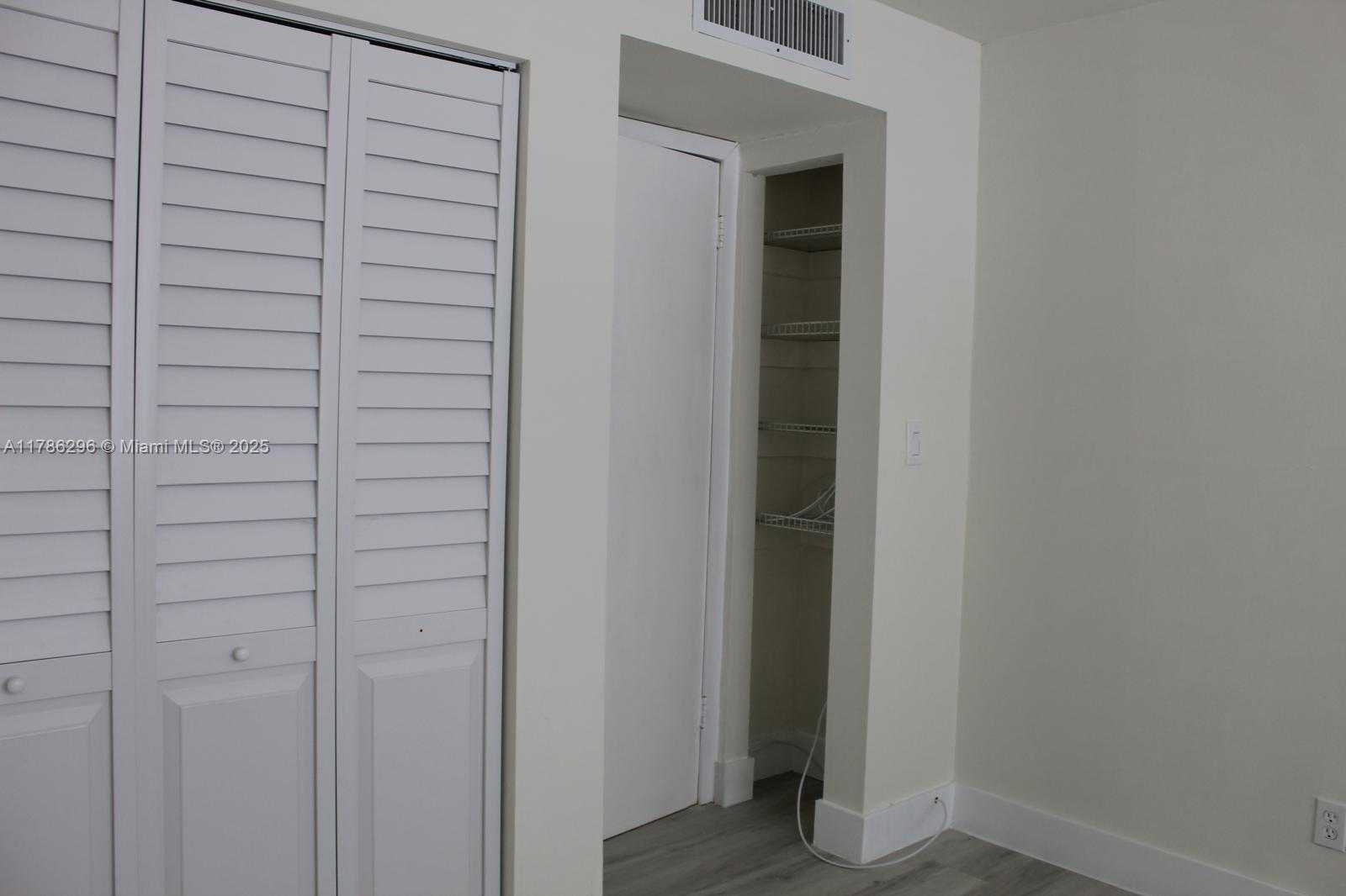Small Image of 899 WEST AVE #7E, Miami Beach Number 37
