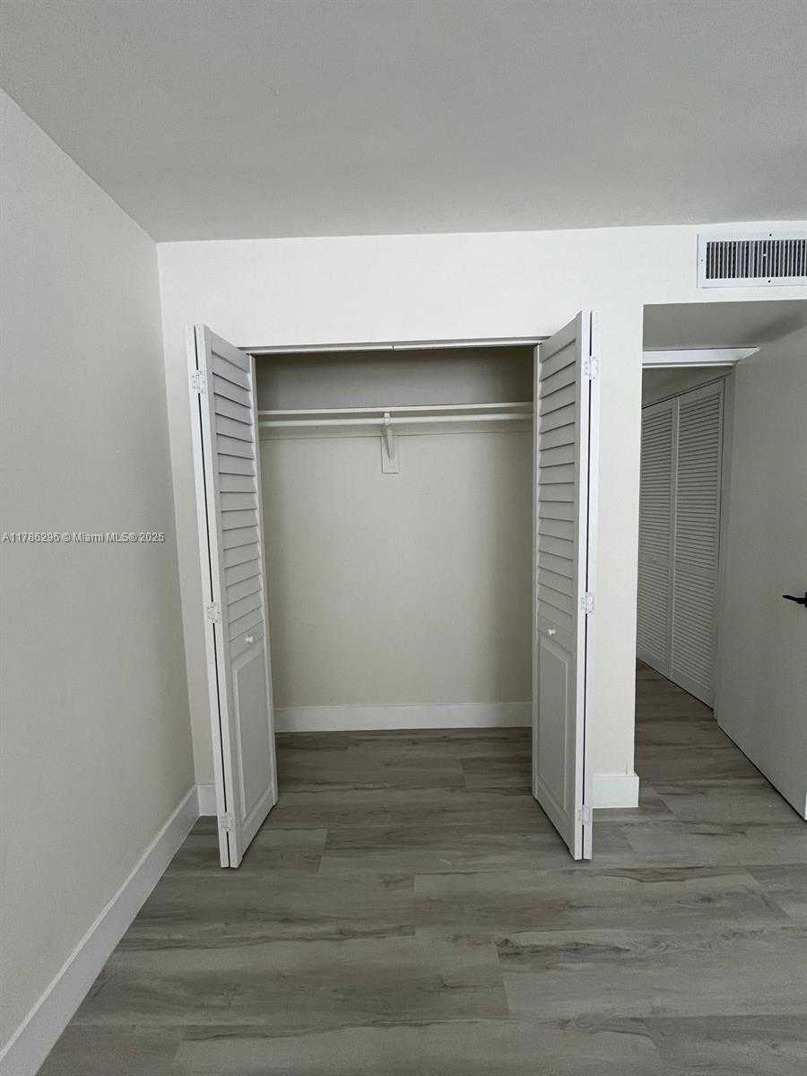 Small Image of 899 WEST AVE #7E, Miami Beach Number 38