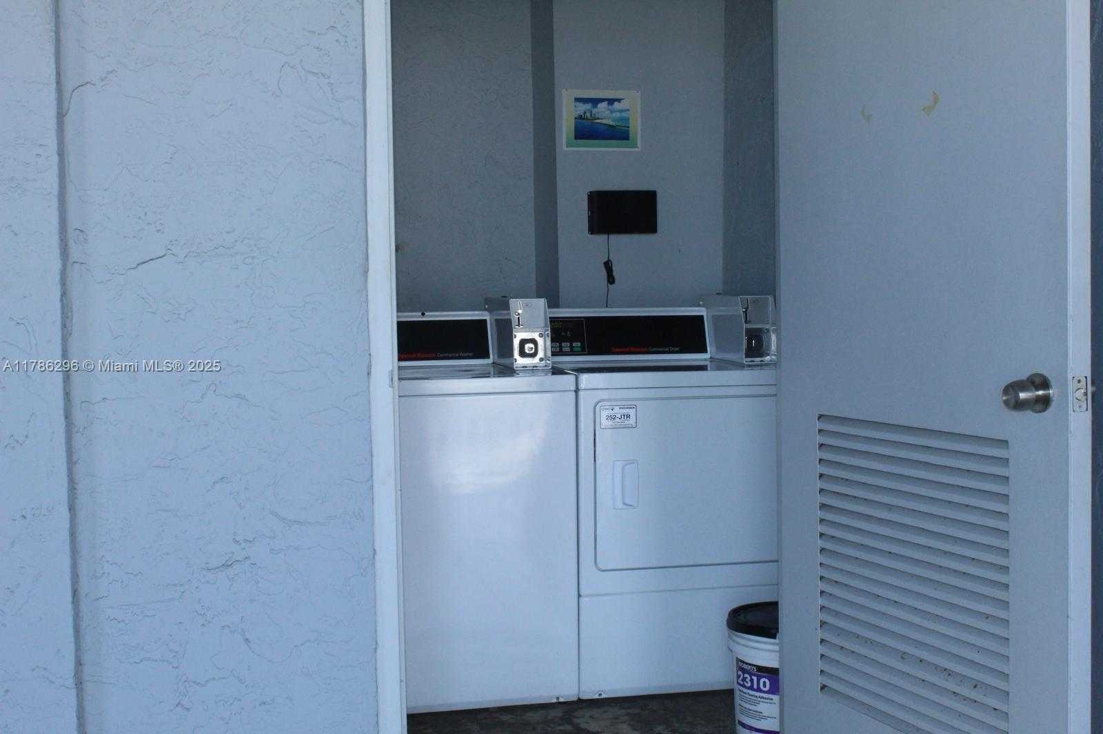 Small Image of 899 WEST AVE #7E, Miami Beach Number 41