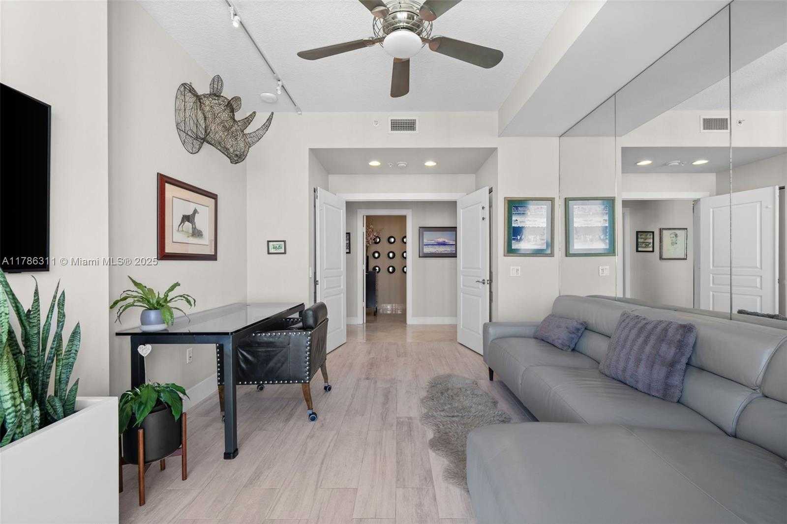 Small Image of 350 SOUTH EAST 2ND ST #GPH50, Fort Lauderdale Number 25