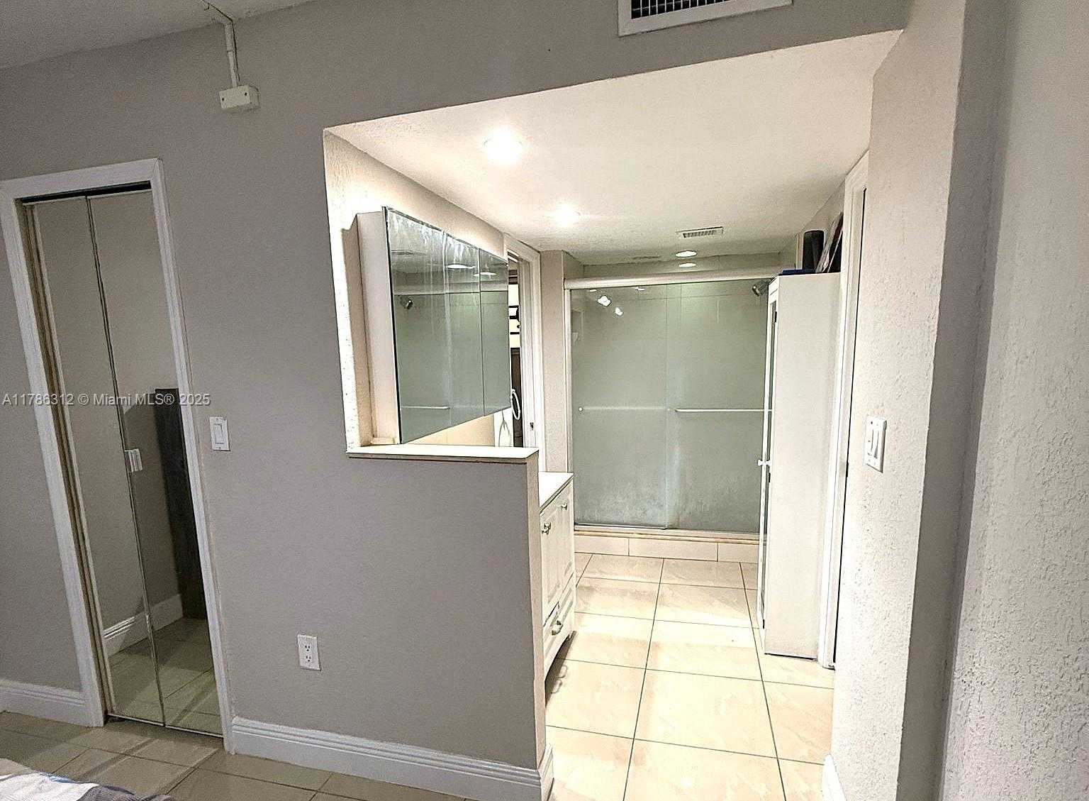 Small Image of 8820 FONTAINEBLEAU BLVD #104, Miami Number 12