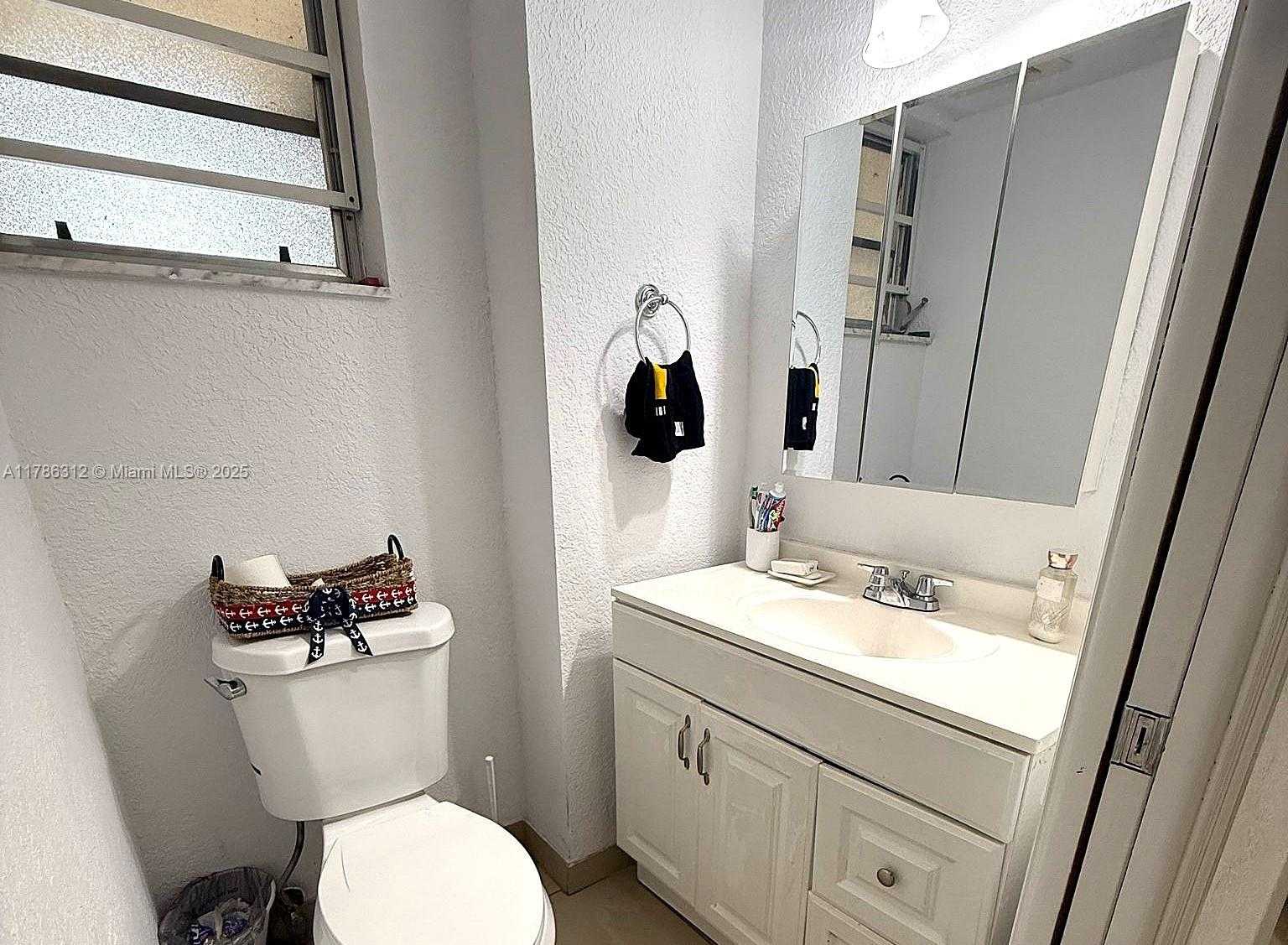 Small Image of 8820 FONTAINEBLEAU BLVD #104, Miami Number 13
