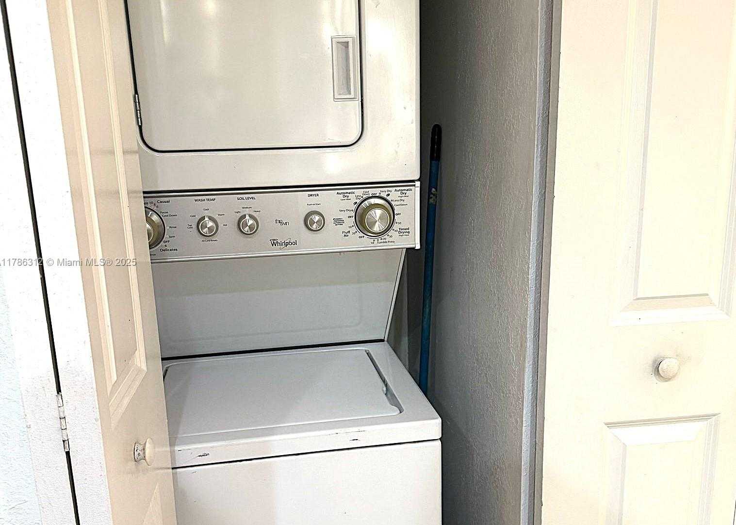 Small Image of 8820 FONTAINEBLEAU BLVD #104, Miami Number 15